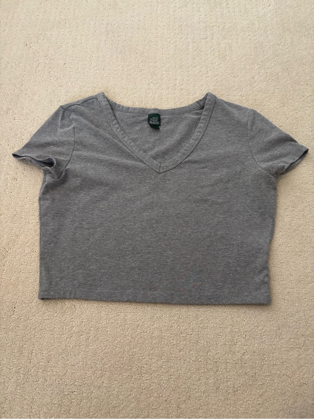 Wild Fable Women’s Juniors Gray V-Neck Crop Top Short Sleeve Tee Size Large